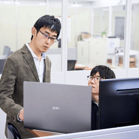 社員の仕事の様子3