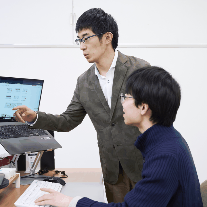 社員の仕事の様子10